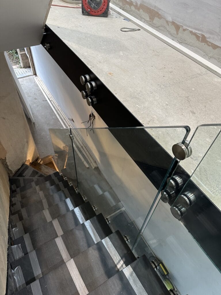 Glass balustrade on a floating stairs